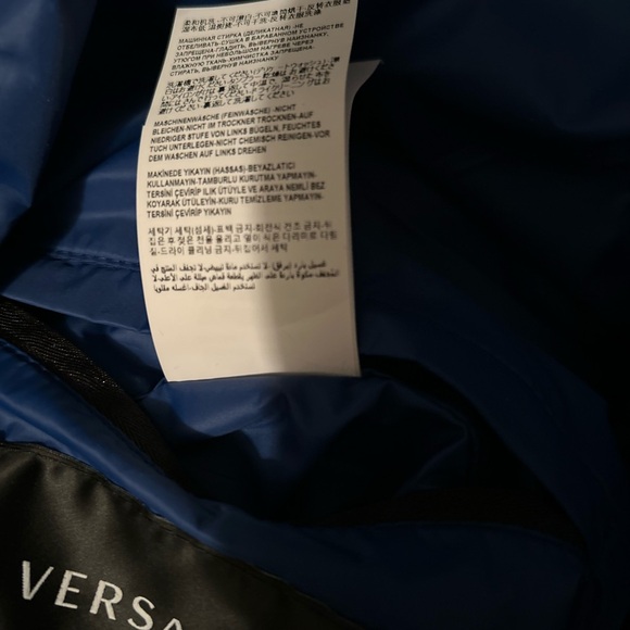 BNWT, Men’s Versace bubble vest, Size L - Picture 14 of 15